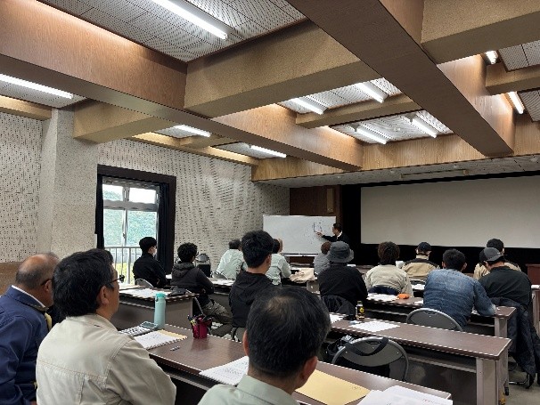 ���ދ@�̃����e�i���X���Ɋւ���u�`